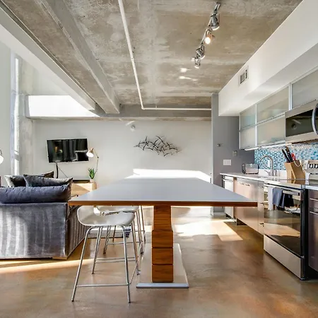Artsy Chic 1Br Condo 30Day Min With Wifi Ac Parking Tv Furnished Rooftop